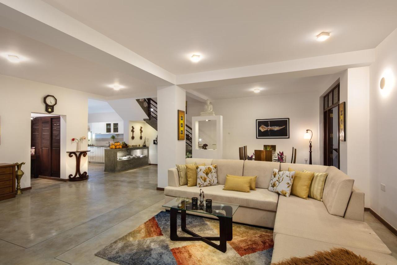 Ballarat Luxury Villa - ヒッカドゥワ エクステリア 写真